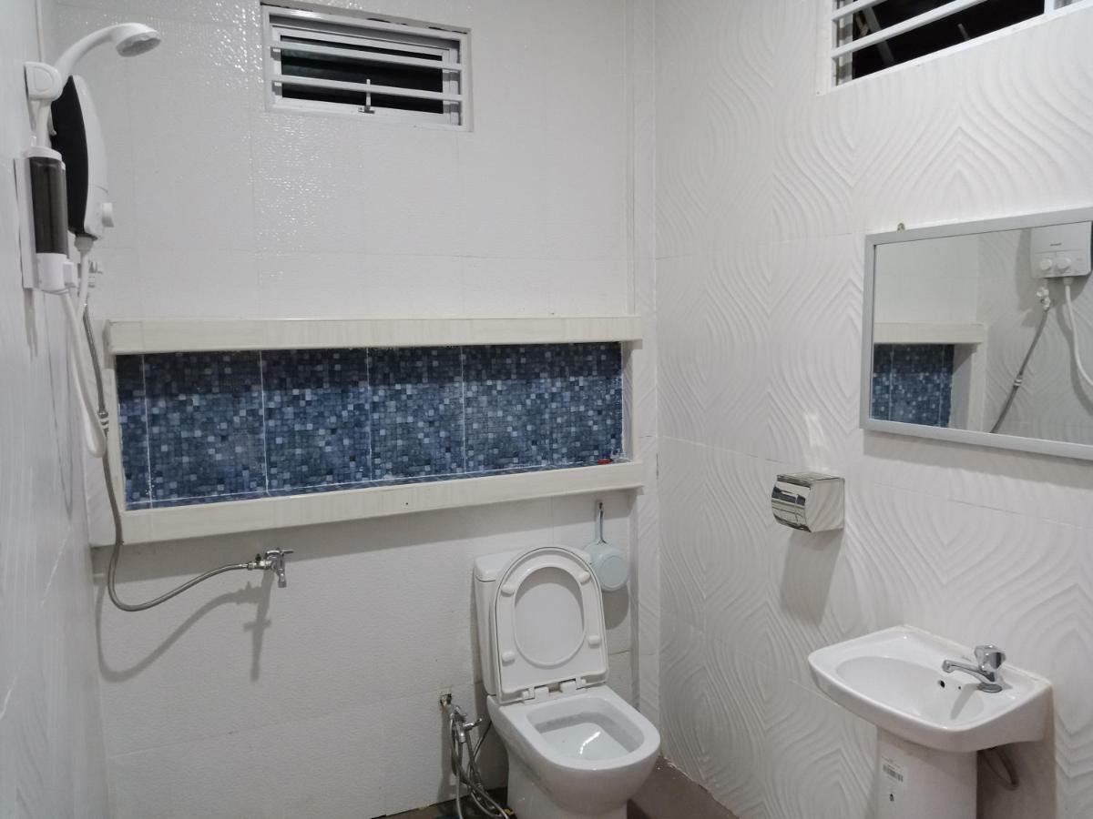 Jazepuri - Jaze 3 Hotel กูชิง ภายนอก รูปภาพ